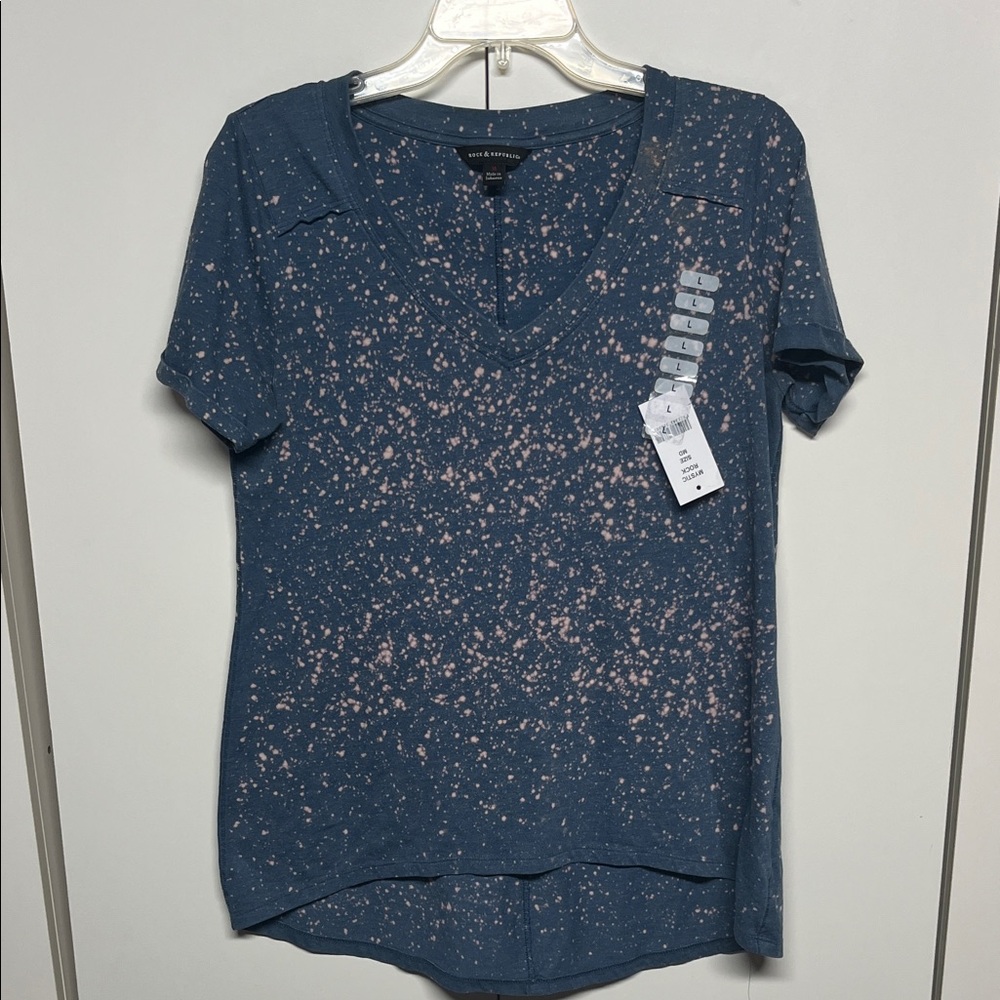 Universal Thread Blue and Pink Speckled Tee